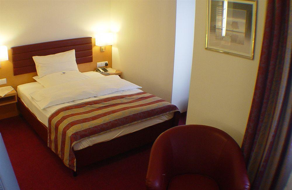 Hotel Zum Adler Bonn Exteriör bild