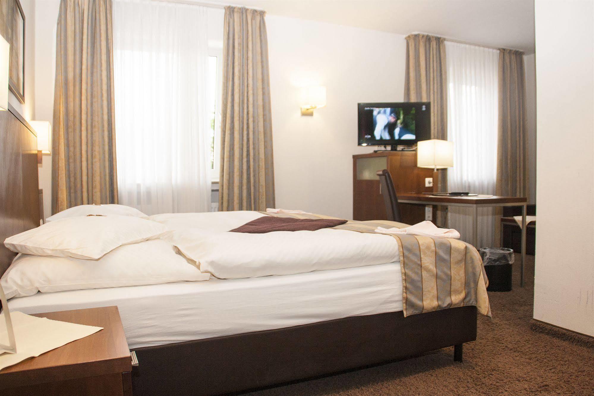 Hotel Zum Adler Bonn Exteriör bild